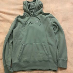 SAGE GREEN HOLLISTER SWEATSHIRT